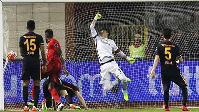 galatasaray  muslera  savunma  rekor fotoraflar resimleri