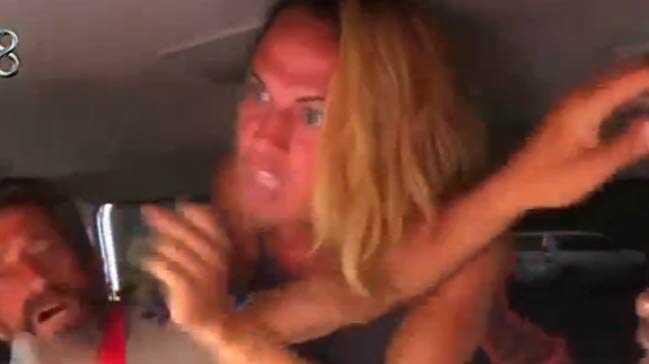 Survivor'da Nagihan Karadere Tuba zay kavga grntleri
