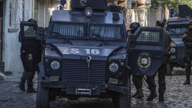 Jandarma karakoluna PKK'dan taciz atei