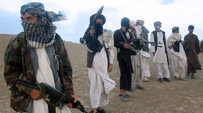 Afganistan'da 17 Taliban yesi teslim oldu