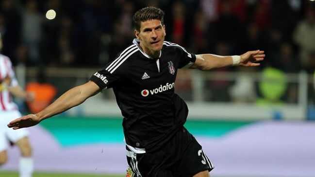 Paratoner Mario Gomez