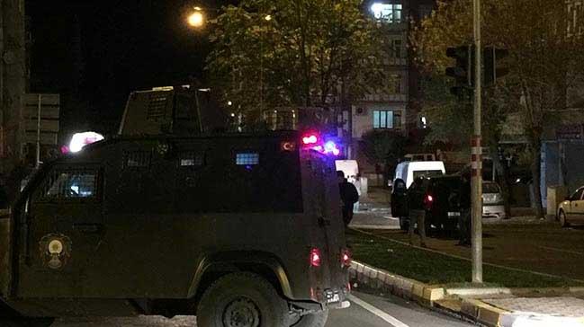 Van'da zrhl polis aracna roketatarl saldr 