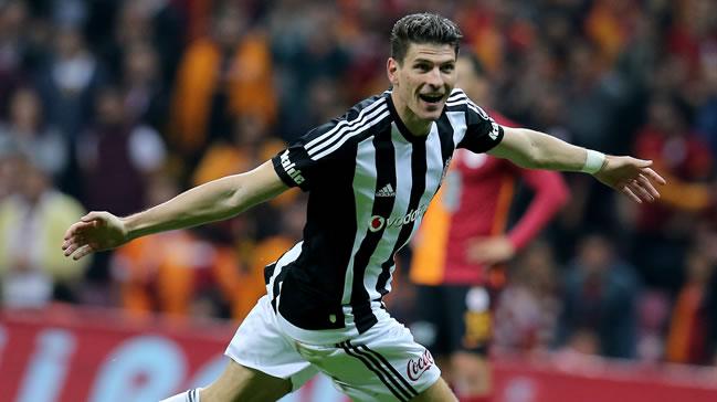 Mario Gomez dev derbide tarihe geti