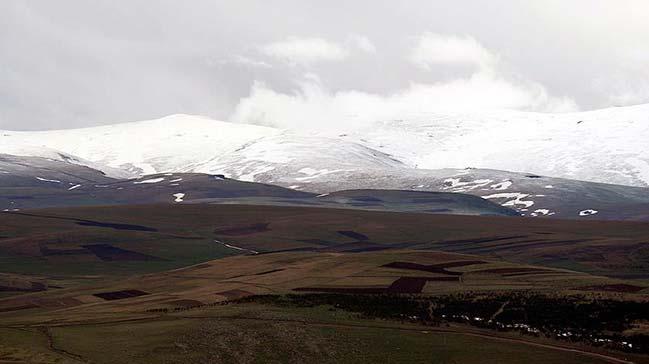 Ardahan'n yksek kesimlerine kar yad