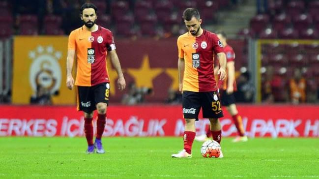 Galatasarayl futbolculardan ynetime isyan