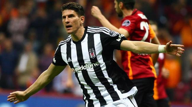 Wolfsburg'tan Mario Gomez aklamas