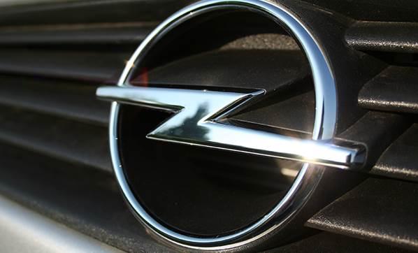 Opel'de 'egzoz emisyon hilesi' iddias