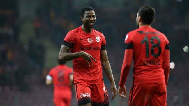 Galatasarayl futbolcu prensipte anlat!