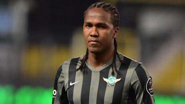 Dursun zbekin forvet aday Rodallega