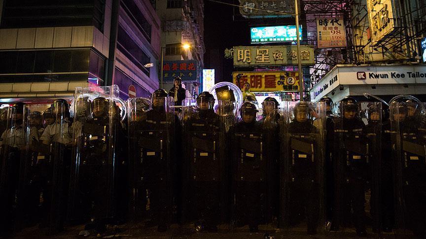 Hong Kong'da inli st dzey yetkiliye protesto!