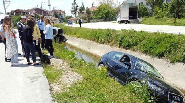 4 kadnn bulunduu otomobil su kanalna utu