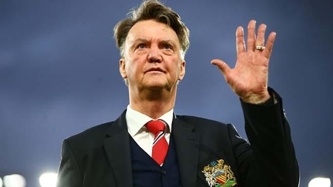 Manchester United, Van Gaal'la yollarn ayrd!