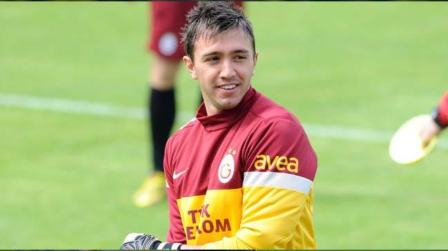 Muslera: '2 sene daha Galatasaray'daym'