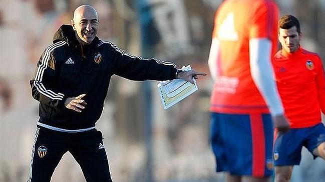 Valencia Pako Ayestaran ile devam ediyor