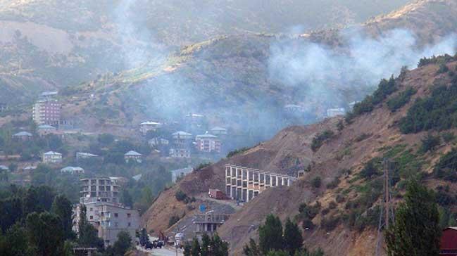 PKK'l terristler, jandarma karakoluna ate at!