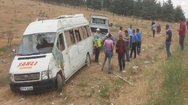 Gaziantep'te minibs devrildi: 9 yaral