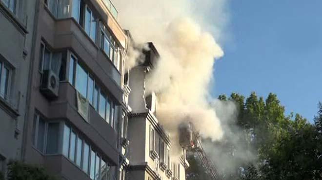 stanbul Cihangir'de bir binada patlama