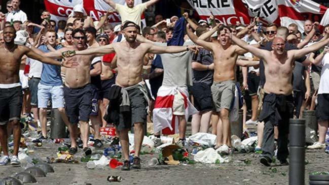 Euro 2016'da ilk hapis cezalar ngiliz holiganlara verildi