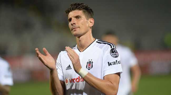 Milan Mario Gomez'i kadrosuna katmak istiyor