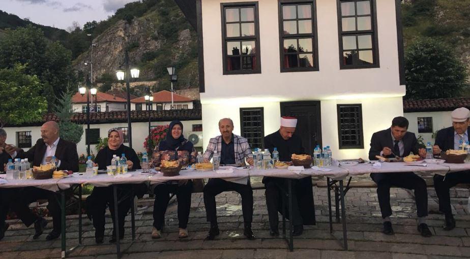 Cahit Altunay: Mehmet Akif'in doduu ehirde bulunmaktan keyif alyoruz