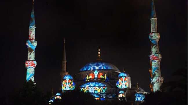 Sultanahmet Camii'nde video mapping