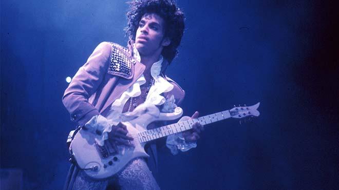 Prince'in gitar 138 bin dolara satld