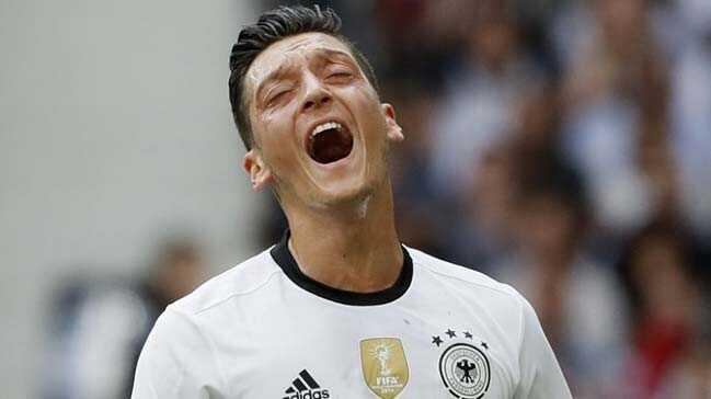 Mesut zil, Almanya tarihine geti!