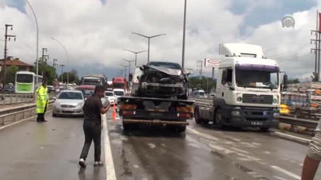 Kocaeli'de zincirleme trafik kazas: 2 l, 10 yaral