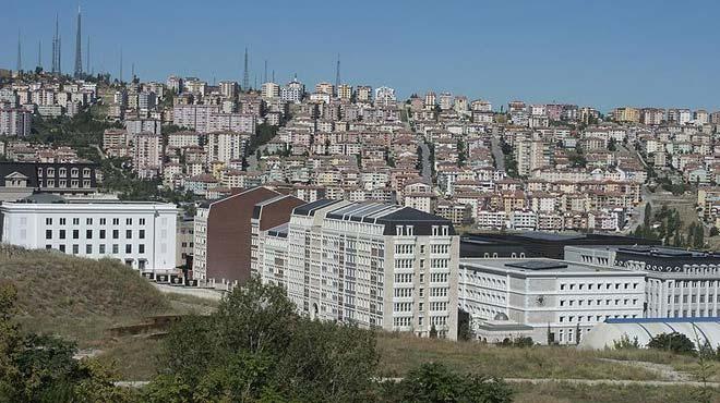 Turgut zal ve pek niversitelerinin kurucu vakflarna kayyum atand