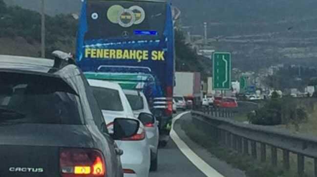 Fenerbahe kafilesi bayram trafiine takld