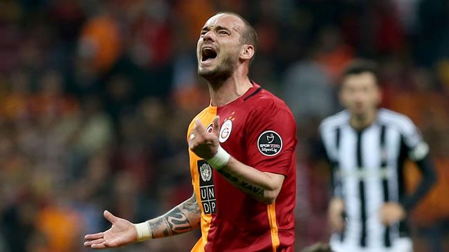 Galatasaray'da 14 futbolcuya rekor ceza kesildi