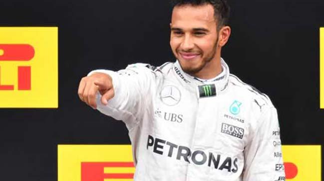 Hamilton son turda kazand