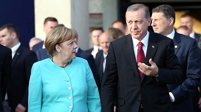 Cumhurbakan Erdoan ile Merkel grt