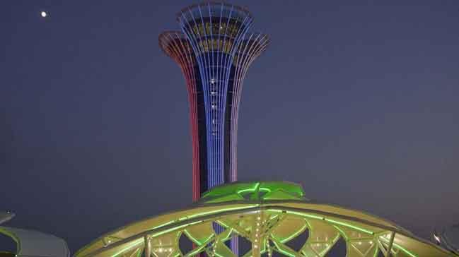 Expo Kulesi, Fransa bayrann renklerine brnd