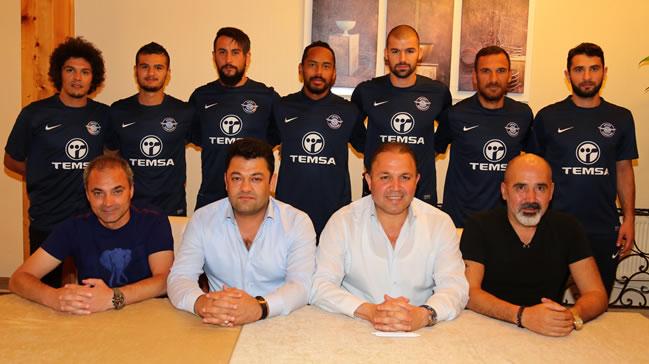 Adana Demirspor'da 7 imza birden