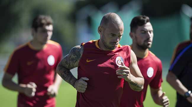 Galatasaray'a Sneijder uyars geldi