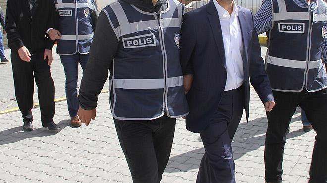 Nevehir'de bir emniyet amiri ve polis memuru tutukland