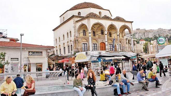 Atina'ya minaresiz 350 kiilik cami