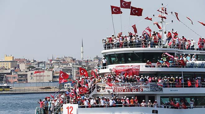 Vatandalar skdar'dan teknelerle miting alanna gidiyor