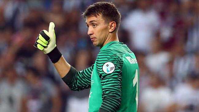 Muslera, Fenerbahe ve Beikta' ikiye katlad