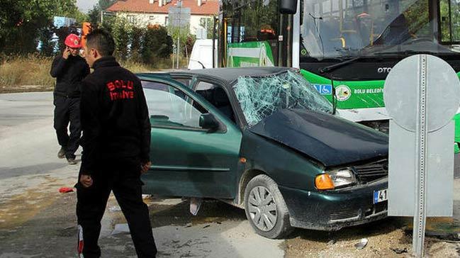 Boluda zel halk otobs otomobille arpt: 5 yaral