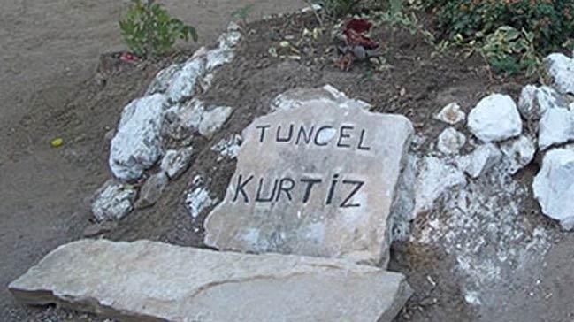 Tuncel Kurtiz'in mezar sahipsiz kald