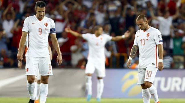 Robin van Persie ve Sneijder'e byk ok!