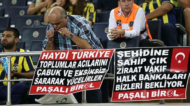 Fenerbahe tribnlerinden terre tepki!