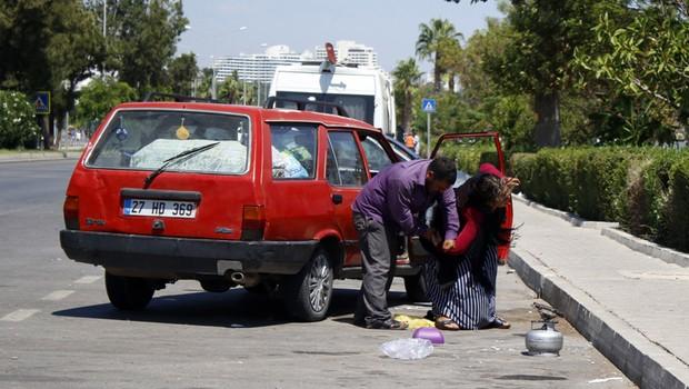 Yol ortasnda vahet! Defalarca...