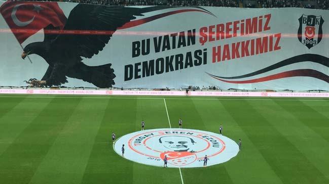 Vodafone Arena'da taraftardan dev pankart!