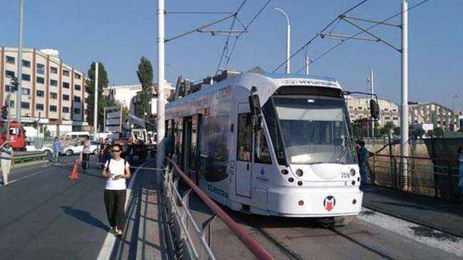 stanbul'da korkutan kaza! Seferler durduruldu