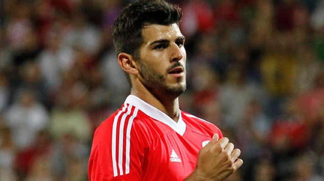 Nelson Oliveira Benfica'yla olan szlemesini feshetti