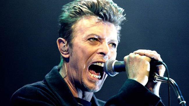 David Bowie'nin maskesi sata kyor