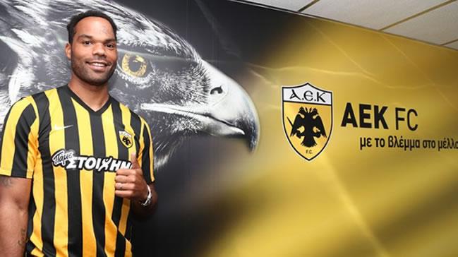 Joleon Lescott AEK ile szleme imzalad